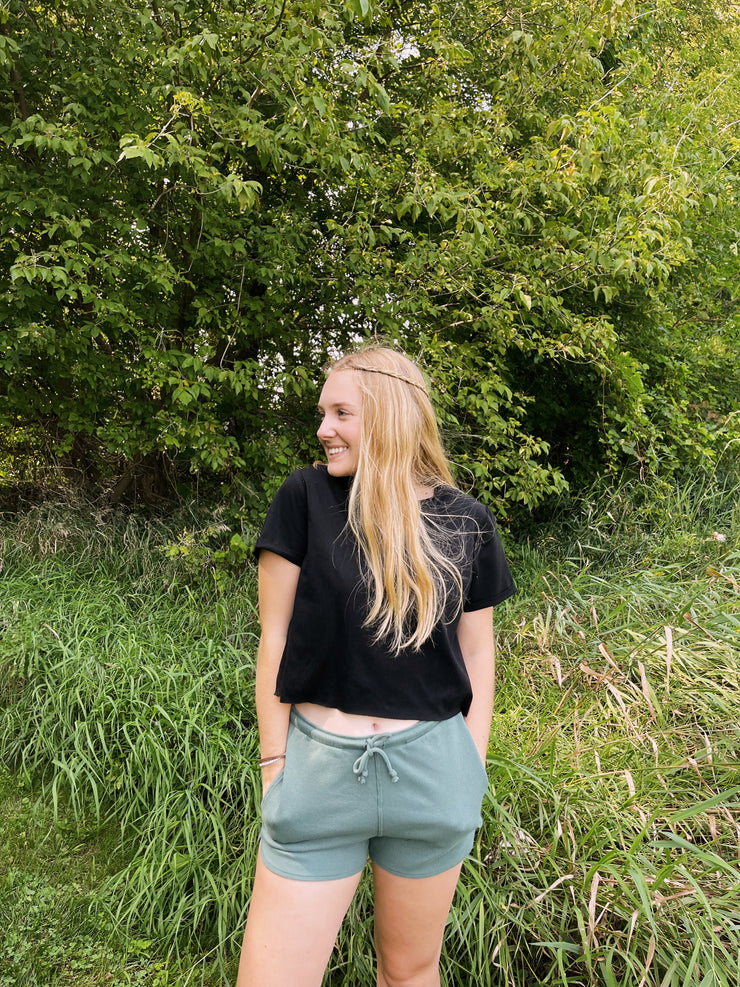 Average Girly Cropped Tee