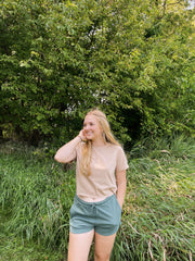 Average Girly Cropped Tee