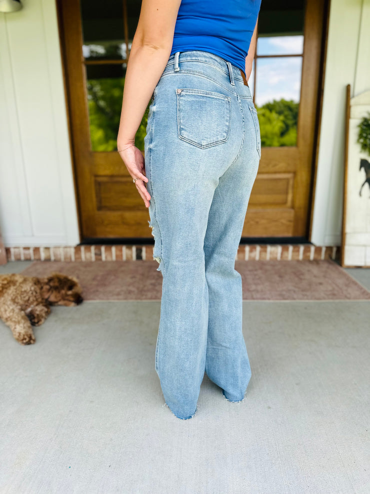 Carly 90's Straight Jeans