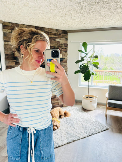 Sassy Smiles Puffed-Sleeve Knit Top